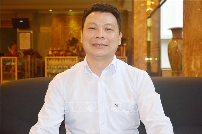 Tiến sĩ Nguyễn Duy Thụy, Viện trưởng Viện Khoa học xã hội vùng Tây Nguyên góp ý nhiều ý kiến tâm huyết về phát triển kinh tế - xã hội vùng đồng bào dân tộc thiểu số. Ảnh: TTXVN