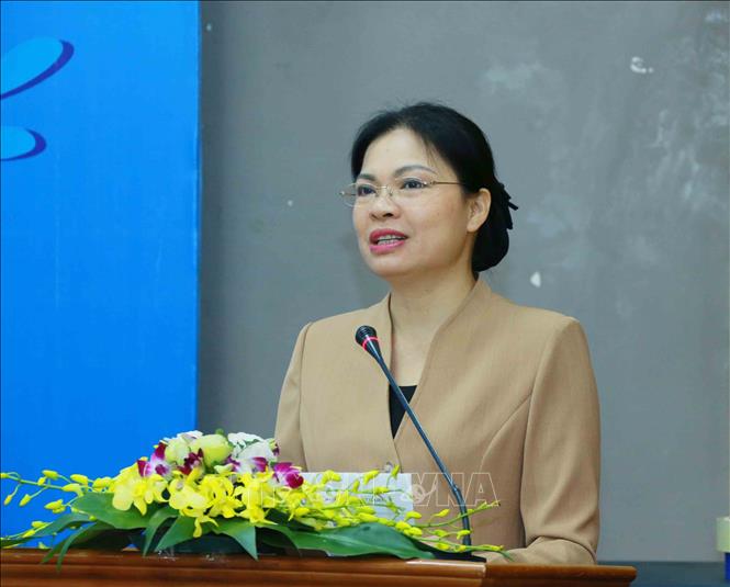 Bà Hà Thị Nga, Chủ tịch Hội Liên hiệp Phụ nữ Việt Nam phát biểu tại Hội thảo“Những vấn đề về phụ nữ, gia đình, trẻ em và bình đẳng giới” . Ảnh: Phương Hoa/TTXVN