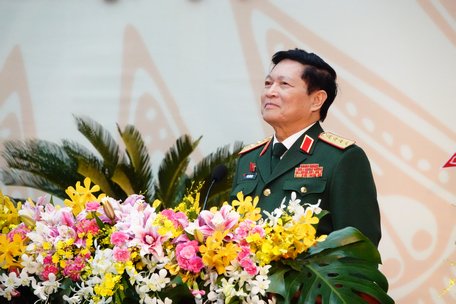 Đại tướng Ngô Xuân Lịch - Ủy viên Bộ Chính trị, Phó Bí thư Quân ủy Trung ương, Bộ trưởng Bộ Quốc phòng phát biểu chỉ đạo Đại hội.
