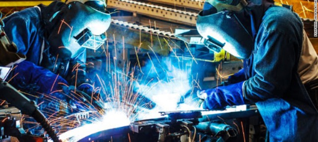Sản xuất công nghiệp, đặc biệt công nghiệp chế biến chế tạo đang góp phần lớn vào tăng trưởng kinh tế (Ảnh: PV)