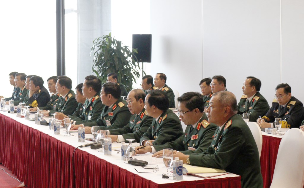 Đại biểu Quân đội tham gia thảo luận các văn kiện Đại hội
