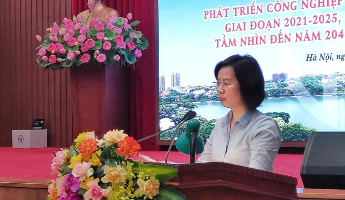 Trưởng ban Tuyên giáo Thành ủy Hà Nội Bùi Huyền Mai phát biểu đề dẫn tại Tọa đàm