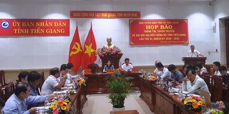 Đại diện lãnh đạo tỉnh Tiền Giang thông tin tại hội nghị
            (Ảnh: An Nhiên)