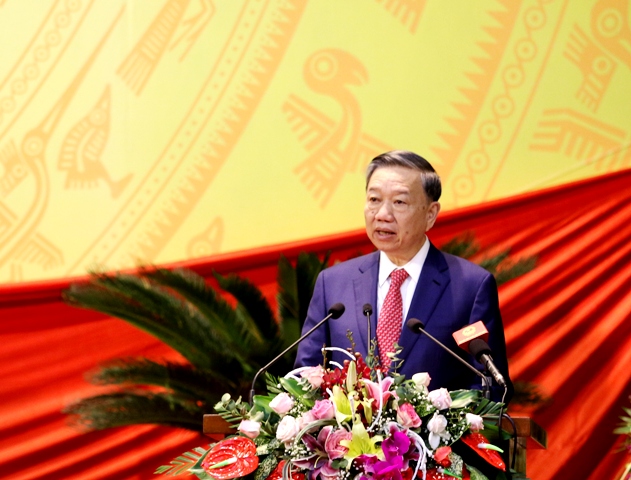 Đại tướng Tô Lâm, Ủy viên Bộ Chính trị, Bộ trưởng Bộ Công an phát biểu chỉ đạo tại Đại hội (Ảnh: Cổng TTĐT tỉnh Điện Biên)