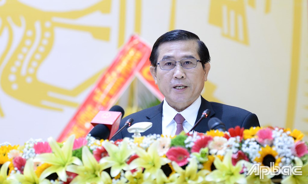 Chủ tịch UBND tỉnh Tiền Giang trình bày Dự thảo Báo cáo Chính trị trình Đại hội