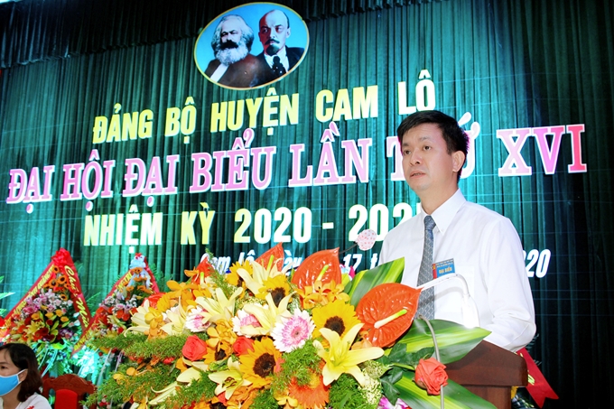 Đồng chí Lê Quang Tùng, Uỷ viên dự khuyết TW Đảng, Bí thư Tỉnh ủy Quảng Trị phát biểu chỉ đạo tại Đại hội (Ảnh: Minh An)