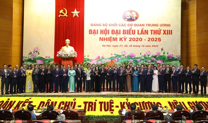 Ban Chấp hành Đảng bộ Khối các cơ quan Trung ương lần thứ XIII, nhiệm kỳ 2020-202 ra mắt Đại hội.