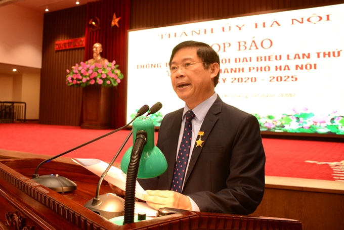 Phó trưởng Ban Tuyên giáo Thành ủy Hà Nội Phạm Thanh Học thông tin tại buổi họp báo. (Ảnh:TA)