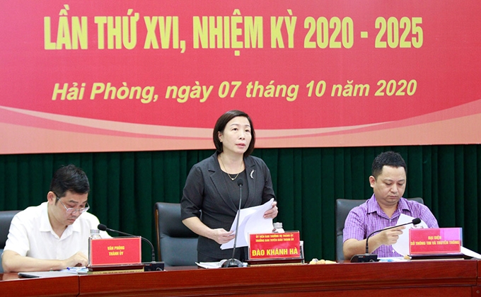 Đồng chí Đào Khánh Hà, Uỷ viên Ban Thường vụ Thành uỷ, Trưởng ban Tuyên giáo Thành uỷ Hải Phòng phát biểu tại buổi họp báo