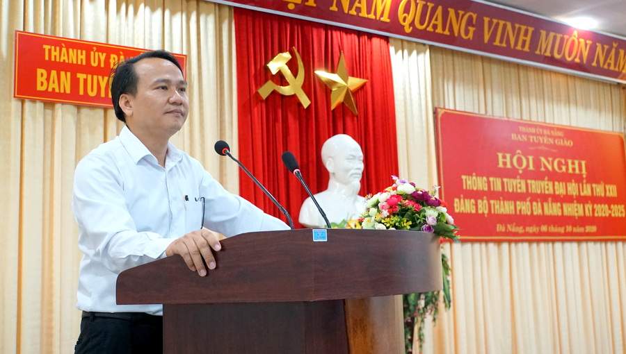 Phó trưởng Ban Tuyên giáo Thành ủy Đà Nẵng Nguyễn Đình Vĩnh tại Hội nghị thông tin tuyên truyền Đại hội XXII Đảng bộ TP Đà Nẵng diễn ra sáng 6/10/2020.
