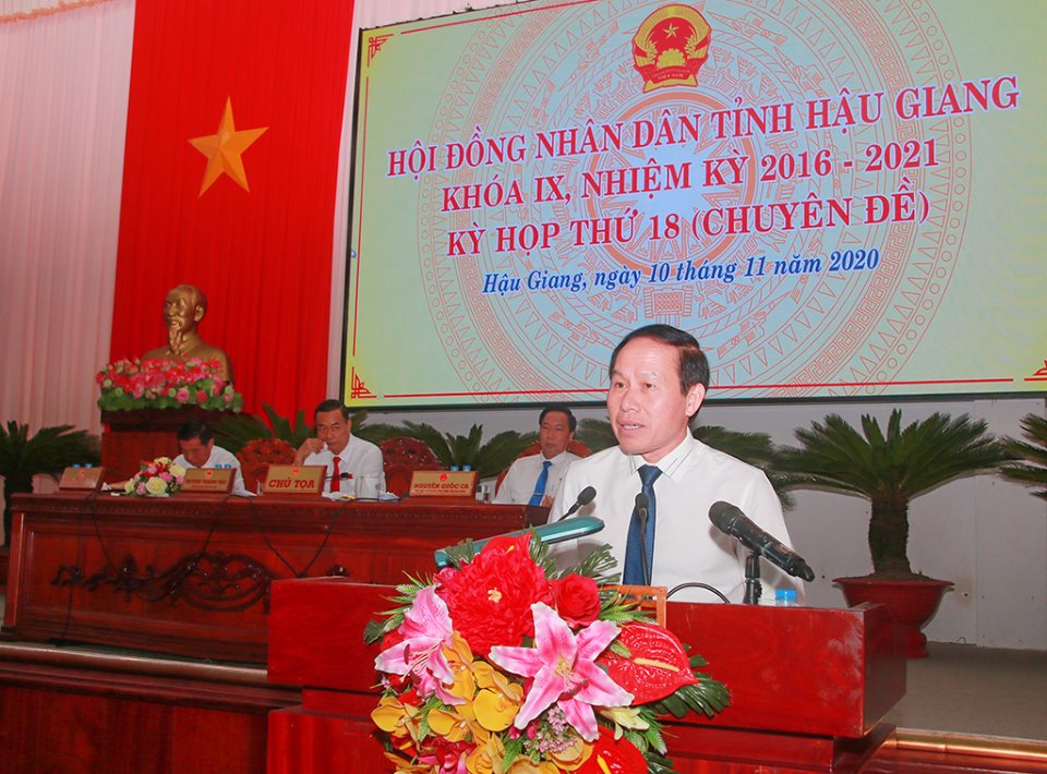 Bí thư Tỉnh ủy Hậu Giang Lê Tiến Châu phát biểu tại kỳ họp Ảnh: Trung Quân