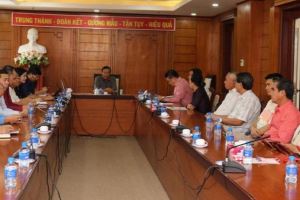 Cộng đồng người Việt tại Lào đóng góp ý kiến Dự thảo Văn kiện