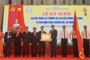 Trường Đại học Điều dưỡng Nam Định đón nhận Huân chương Độc lập hạng Nhì