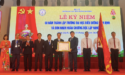 Trường Đại học Điều dưỡng Nam Định đón nhận Huân chương Độc lập hạng Nhì