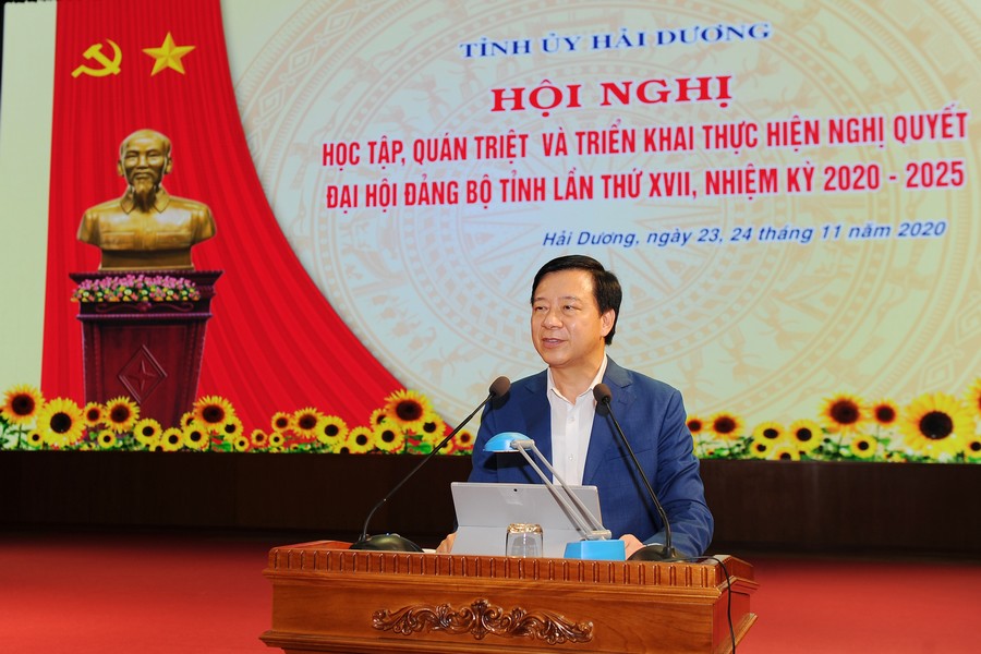 Đồng chí Phạm Xuân Thăng, Bí thư Tỉnh ủy Hải Dương chủ trì và trực tiếp quán triệt Nghị quyết.