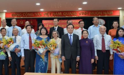 TP. Hồ Chí Minh: Hơn 1.480 đảng viên nhận Huy hiệu Đảng