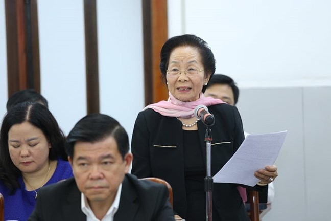 GS Nguyễn Thị Doan góp ý tại hội nghị.