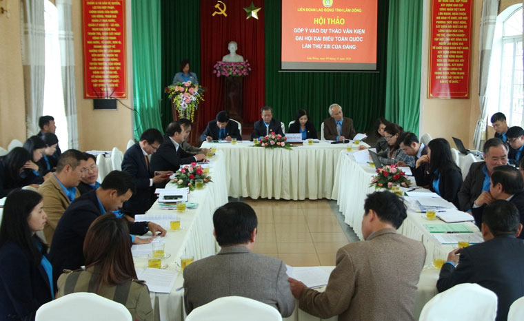 Toàn cảnh Hội thảo góp ý vào dự thảo văn kiện Đại hội đại biểu toàn quốc lần thứ XIII của Đảng do LĐLĐ tỉnh Lâm Đồng tổ chức. (Ảnh: Hồng Thắm)