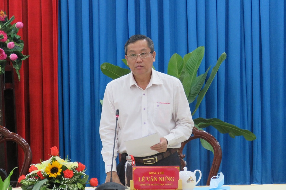 Phó Bí thư Thường trực Tỉnh ủy tỉnh An Giang Lê Văn Nưng phát biểu chỉ đạo Hội nghị.