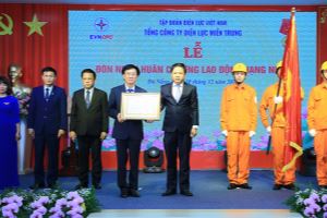 EVNCPC vinh dự đón nhận Huân chương Lao động hạng Nhất