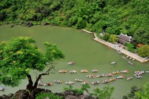 Xây dựng Ninh Bình trở thành trung tâm du lịch vùng đồng bằng sông Hồng