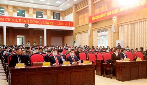 Các đại biểu tham dự Học tập, quán triệt và triển khai nghị quyết Đại hội Đại biểu Đảng bộ thị xã lần thứ XXIV, nhiệm kỳ 2020-2025(Ảnh:DT)