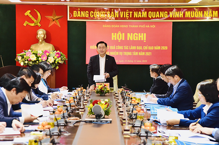 Bí thư Thành ủy  Hà Nội Vương Đình Huệ phát biểu tại hội nghị.