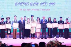 Tuyên dương 145 thanh niên dân tộc thiểu số tiêu biểu