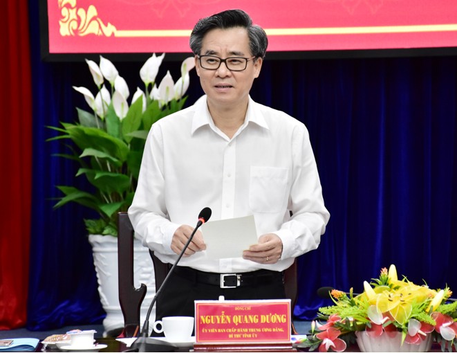 Đồng chí Nguyễn Quang Dương, Ủy viên Trung ương Đảng, Bí thư Tỉnh ủy Bạc Liêu phát biểu kết luận hội nghị.