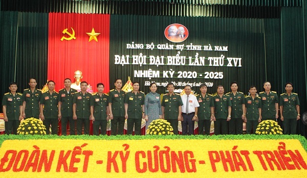 Ban Chấp hành Đảng bộ Quân sự tỉnh Hà Nam nhiệm kỳ 2020 -2025 ra mắt Đại hội