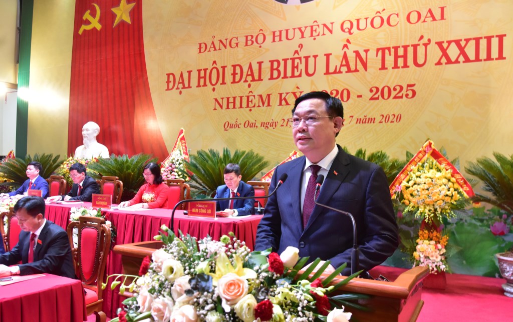 Bí thư Thành ủy Hà Nội Vương Đình Huệ phát biểu chỉ đạo tại đại hội.