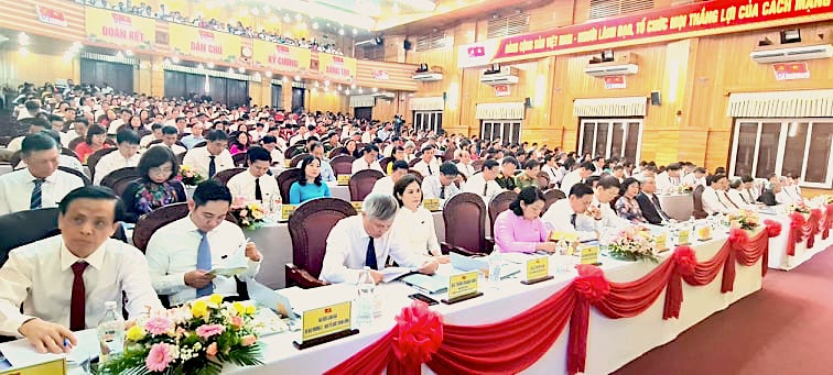 Các đại biểu tham dự Đại hội Đảng bộ quận Hải Châu lần thứ VI, nhiệm kỳ 2020-2025 (Ảnh: ĐT).