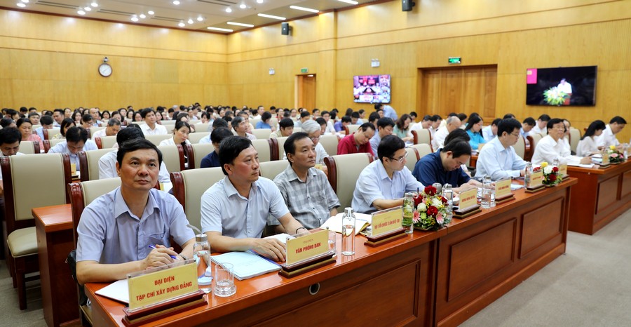 Các đại biểu dự Hội nghị tại điểm cầu chính tại Hà Nội.