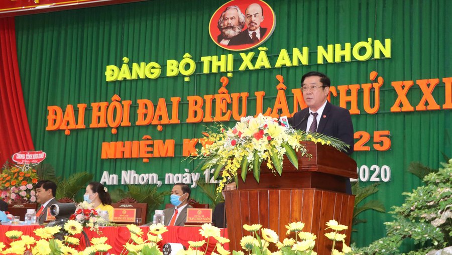 Đồng chí Nguyễn Thanh Tùng, Ủy viên Trung ương Đảng, Bí thư Tỉnh ủy Bình Định phát biểu chỉ đạo Đại hội.
