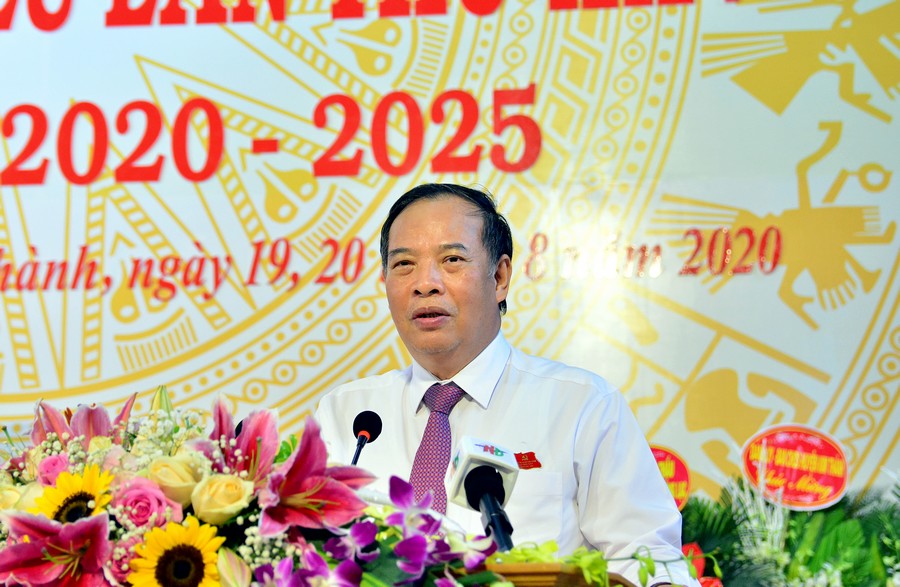 Đồng chí Nguyễn Mạnh Hiển, Ủy viên Trung ương Đảng, Bí thư Tỉnh ủy, Chủ tịch HĐND tỉnh phát biểu chỉ đạo Đại hội.