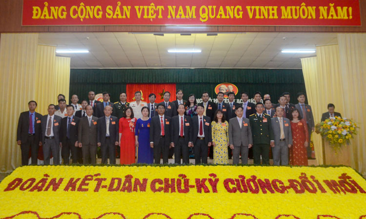 Ban Chấp hành Đảng bộ huyện Lạc Dương, nhiệm kỳ 2020- 2025 ra mắt Đại hội