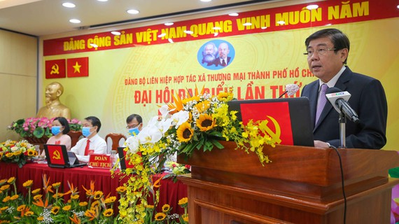 Đồng chí Nguyễn Thành Phong phát biểu tại Đại hội