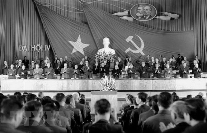 Đại hội IV - Đại hội toàn thắng của sự nghiệp giải phóng dân tộc và thống nhất Tổ quốc, đưa cả nước tiến lên chủ nghĩa xã hội (Nguồn ảnh: TTXVN)