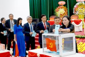 50 đại biểu được bầu vào Ban Chấp hành Đảng bộ tỉnh Kon Tum nhiệm kỳ mới