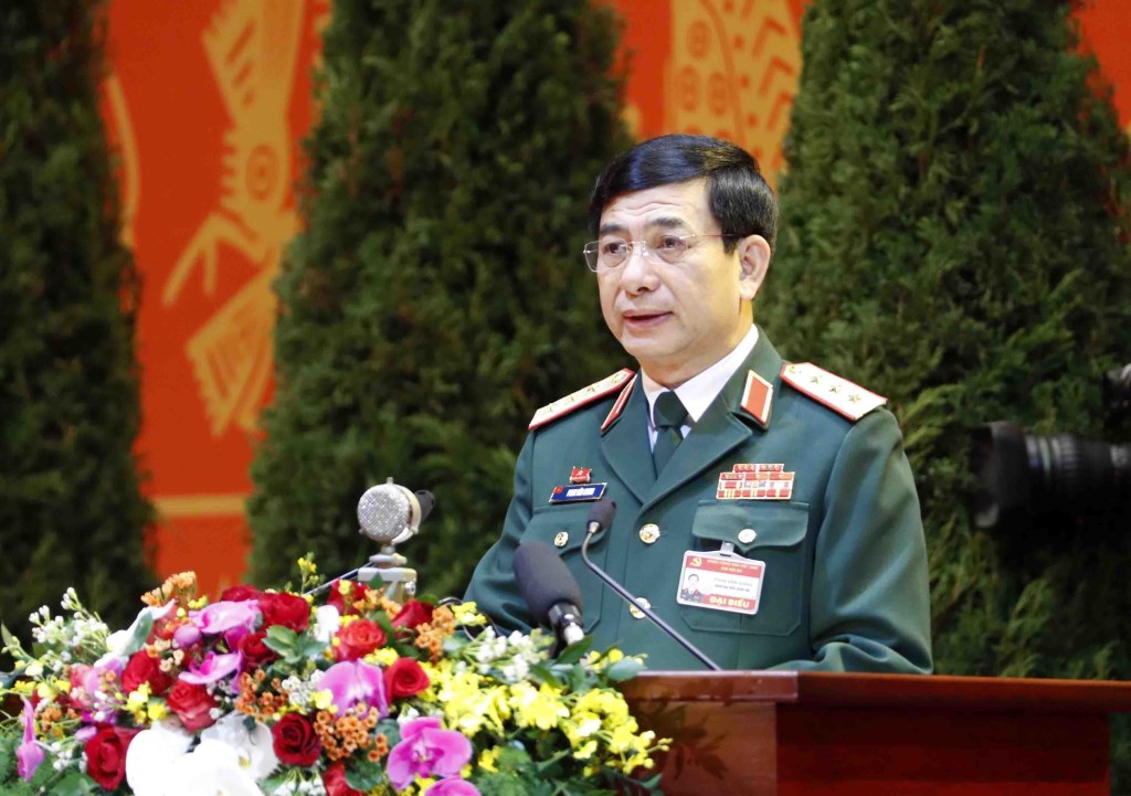 Thượng tướng Phan Văn Giang, Ủy viên Thường vụ Quân ủy Trung ương, Tổng tham mưu trưởng Quân đội nhân dân Việt Nam, Thứ trưởng Bộ Quốc phòng trình bày tham luận.