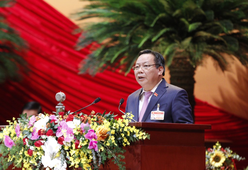 Đồng chí Nguyễn Văn Phong, Phó Bí thư Thành uỷ Hà Nội tham trình bày tham luận