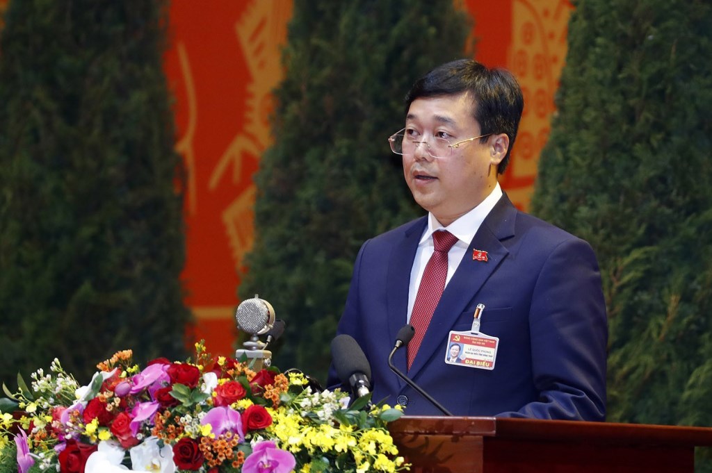 Đồng chí Lê Quốc Phong, Ủy viên dự khuyết Trung ương Đảng, Bí thư Tỉnh uỷ Đồng Tháp trình bày tham luận.