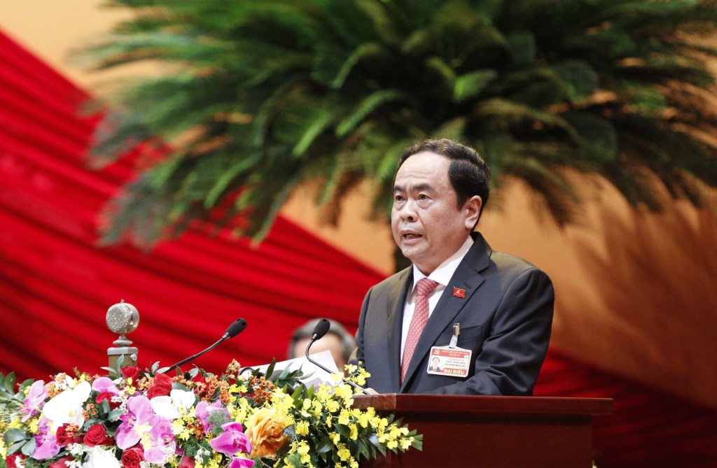 Đồng chí Trần Thanh Mẫn, Bí thư Trung ương Đảng, Chủ tịch Ủy ban Trung ương Mặt trận Tổ quốc Việt Nam trình bày tham luận.