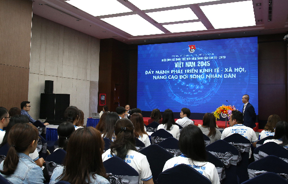 Đại biểu thảo luận tại Diễn đàn Tri thức trẻ Việt Nam toàn cầu lần thứ III