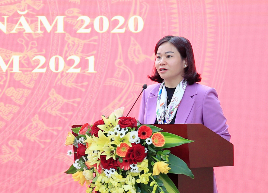 Phó Bí thư Thường trực Thành ủy Hà Nội Nguyễn Thị Tuyến phát biểu tại Hội nghị