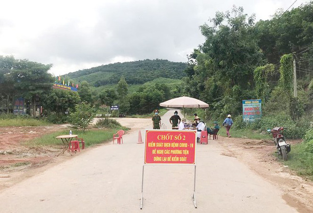 Chốt cách ly phòng, chống COVID-19 tại huyện Sơn Động, tỉnh Bắc Giang. (Ảnh: Nguyễn Thắng).