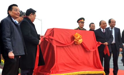 Khánh thành nút giao Vành đai 3 với cao tốc Hà Nội - Hải Phòng, chào mừng Đại hội đại biểu toàn quốc lần thứ XIII của Đảng