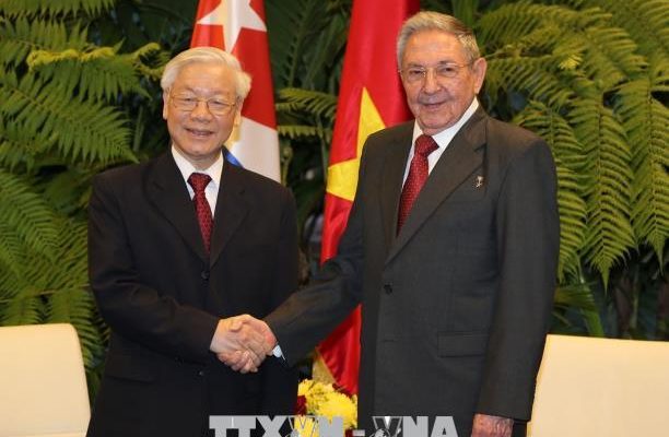 Tổng Bí thư Nguyễn Phú Trọng và đồng chí Raul Castro Ruz, Bí thư thứ nhất Ban Chấp hành Trung ương Đảng Cộng sản Cuba, (tháng 3/ 2018)(Ảnh: Trí Dũng/TTXVN)