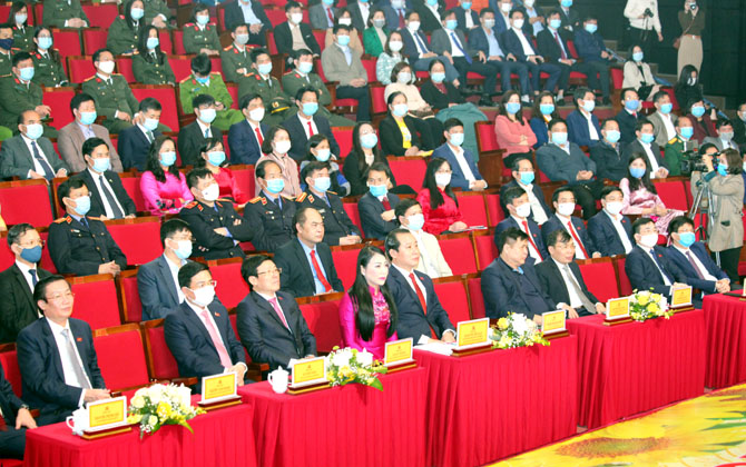 Tỉnh ủy, HĐND, UBND, Ủy ban MTTQ tỉnh tổ chức mít tinh chào mừng thành công Đại hội đại biểu toàn quốc lần thứ XIII của Đảng. (Ảnh: BP).