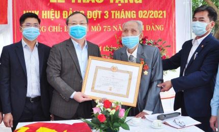 Hưng Yên trao tặng Huy hiệu Đảng cho 996 đảng viên